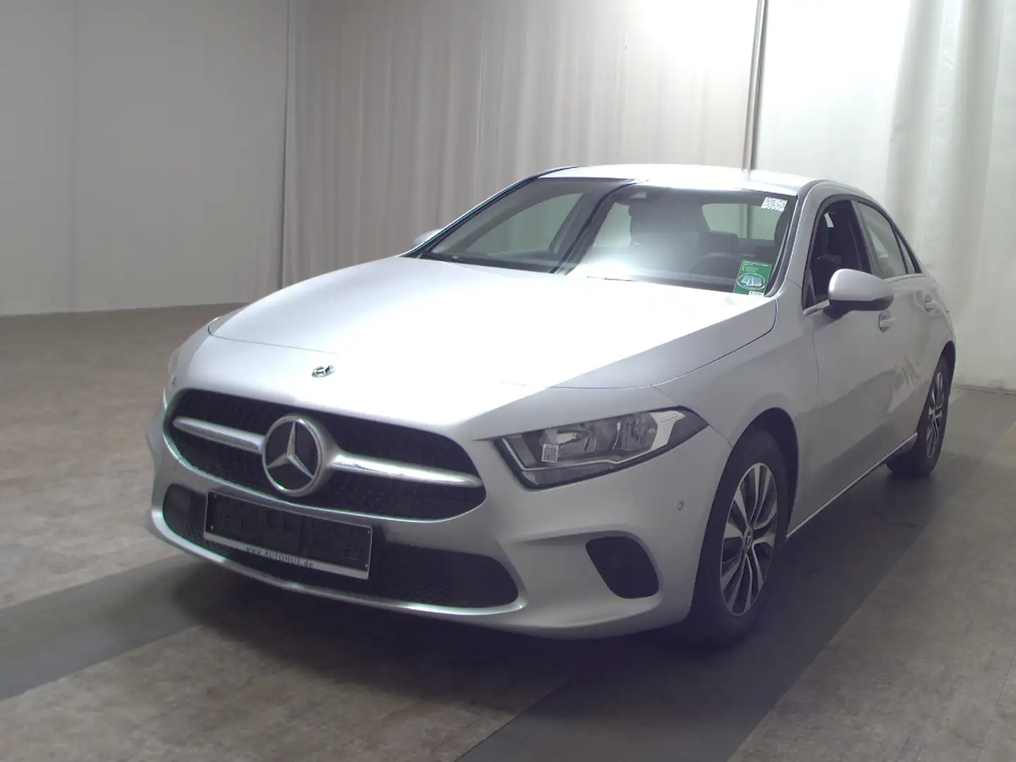 Mercedes-Benz A 200 Lim. Style Navi MBUX T-Leder PDC SHZ Silber - 2