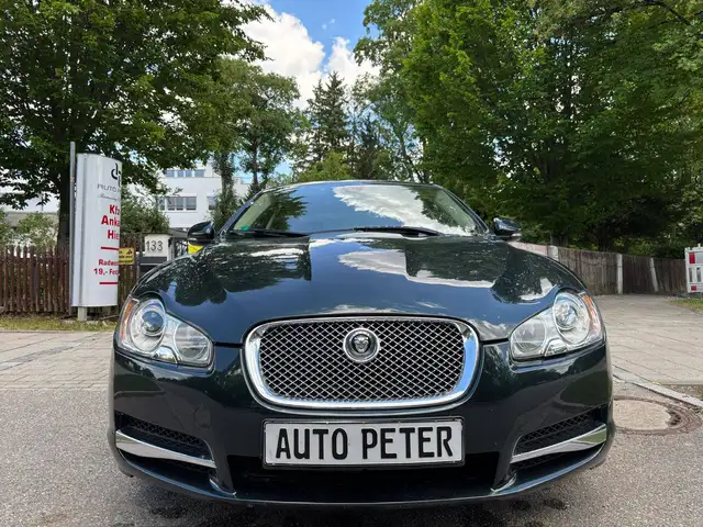 Jaguar XF view 8
