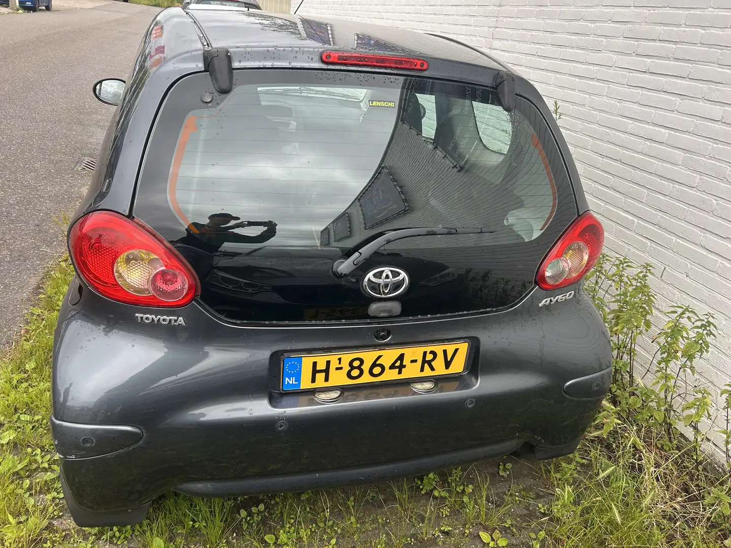 Toyota Aygo 1.0-12V opknapper Gris - 1