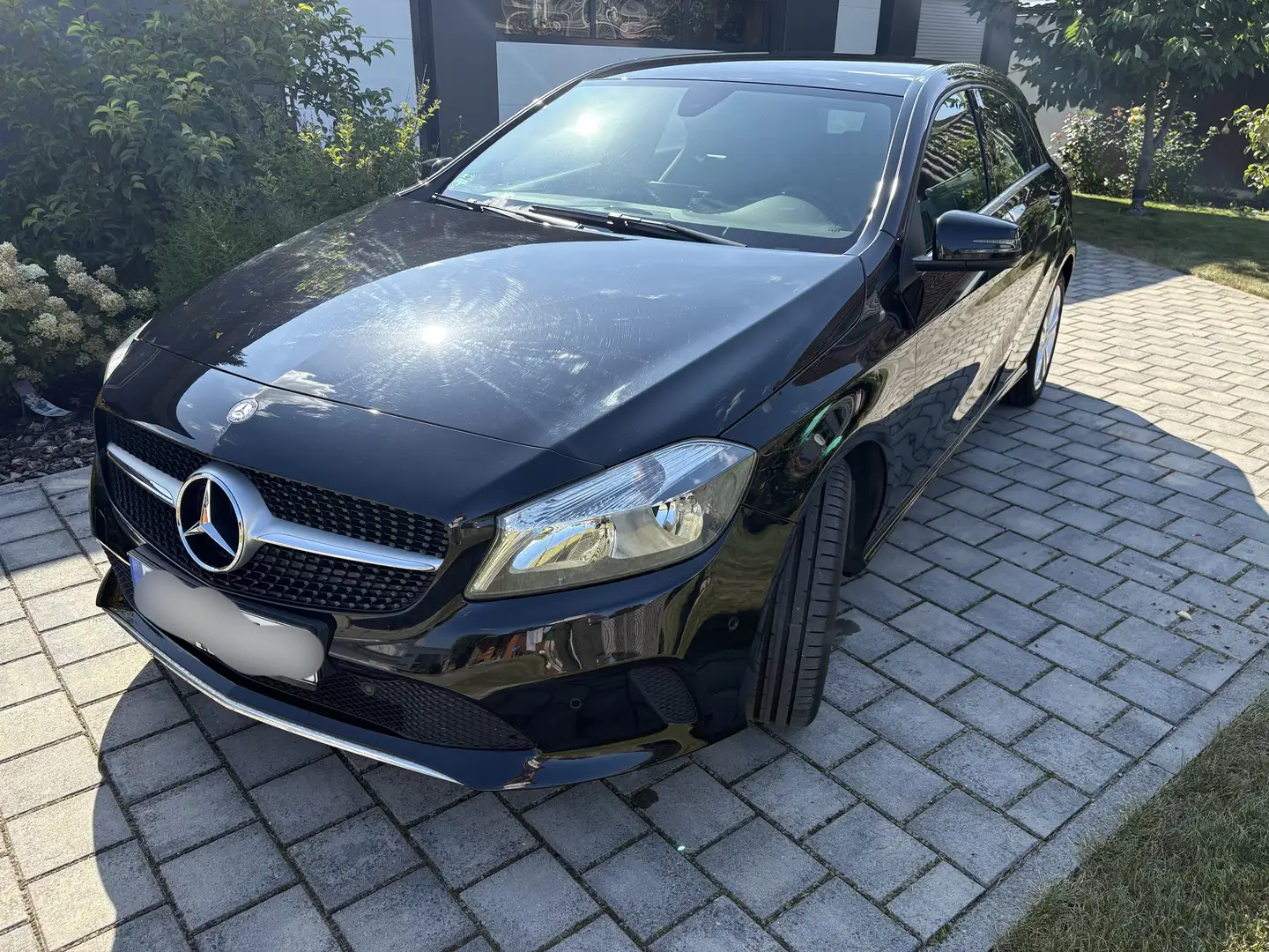 Mercedes-Benz A 180 A 180 BlueEfficiency (176.042) Schwarz - 1