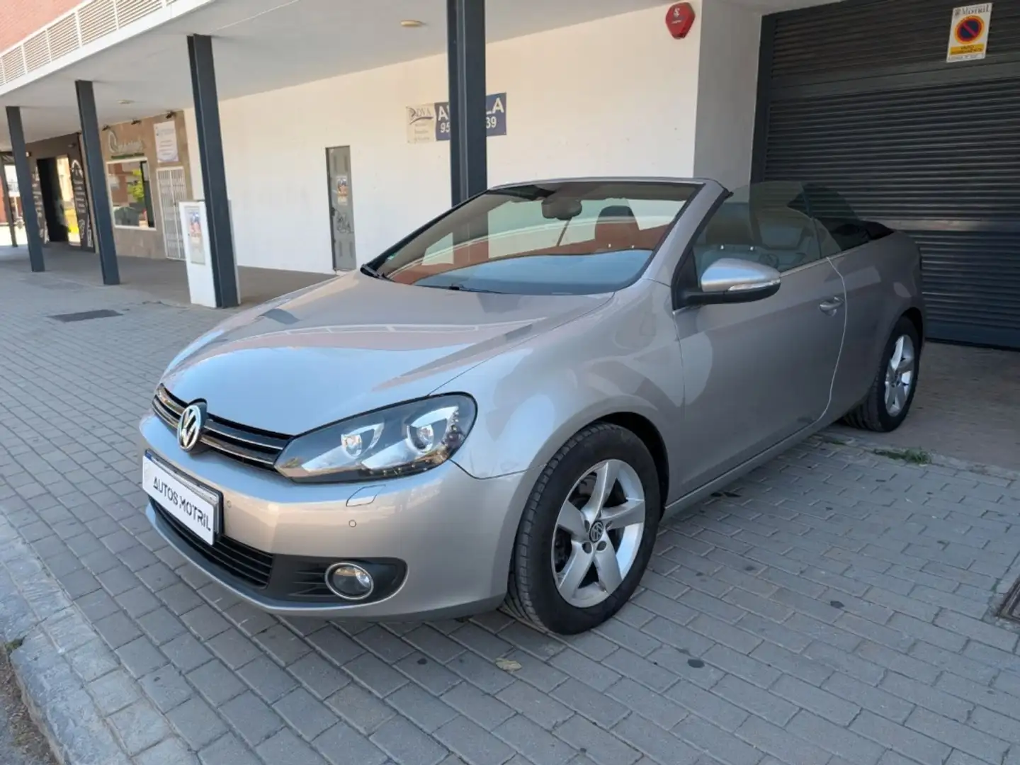 Volkswagen Golf Cabrio 2.0TDI CR BMT DSG Silver - 1