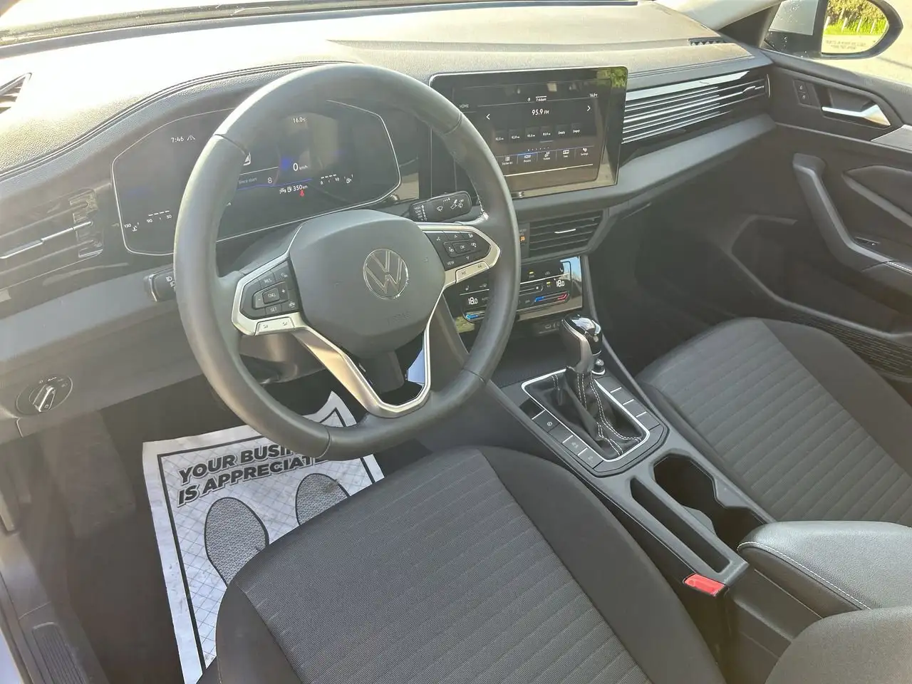 Volkswagen Jetta снимка Volkswagen Jetta