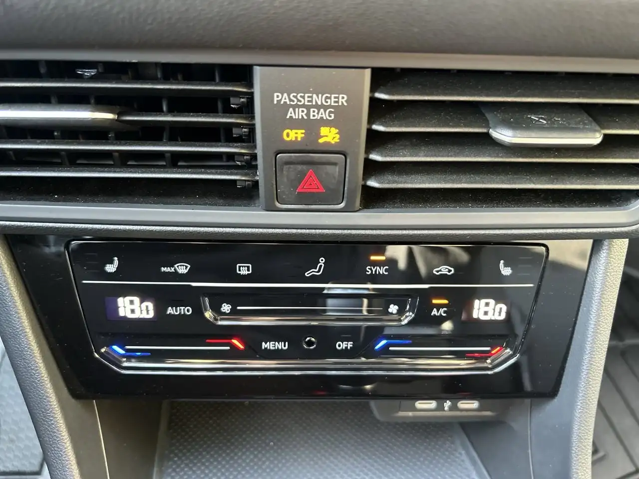 Volkswagen Jetta снимка Volkswagen Jetta
