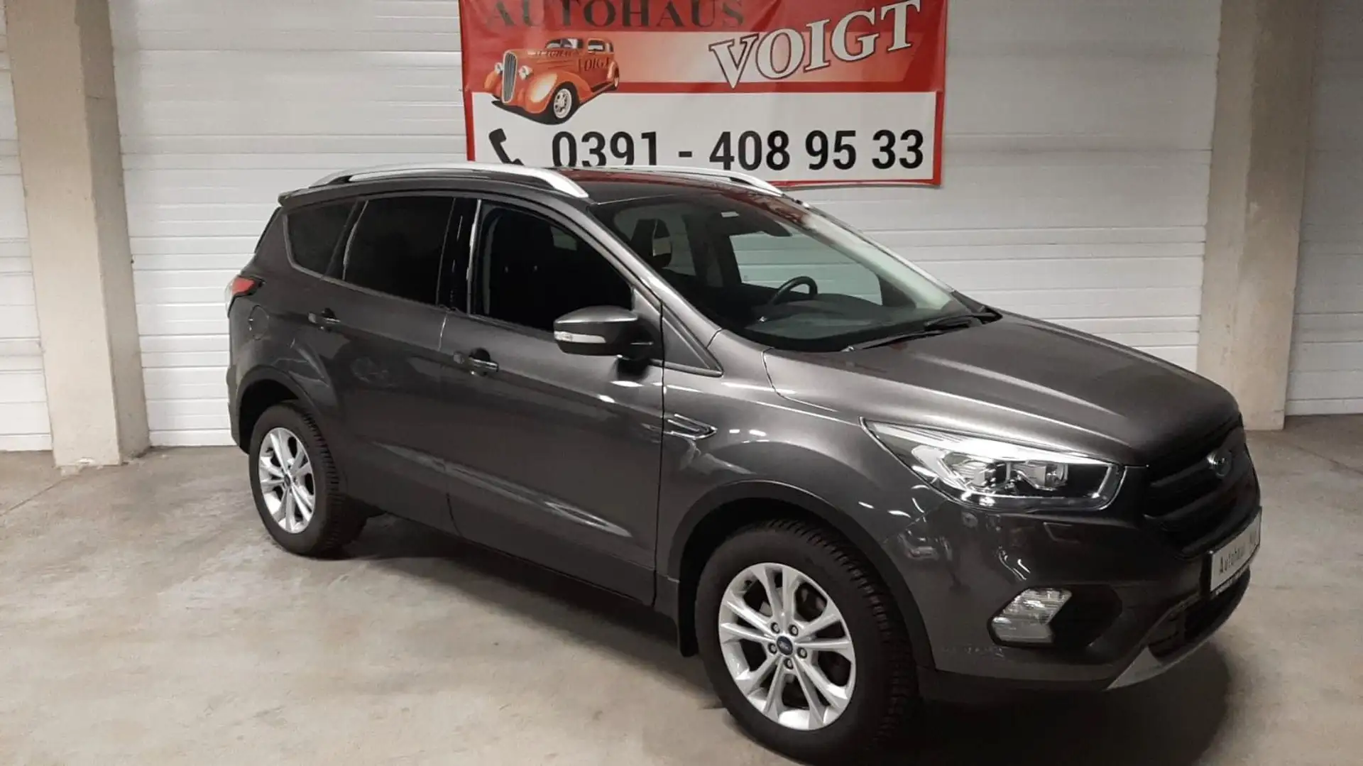 Ford Kuga 4x4 Titanium AZV, Teilleder, Tempomat,Xenon Grau - 2