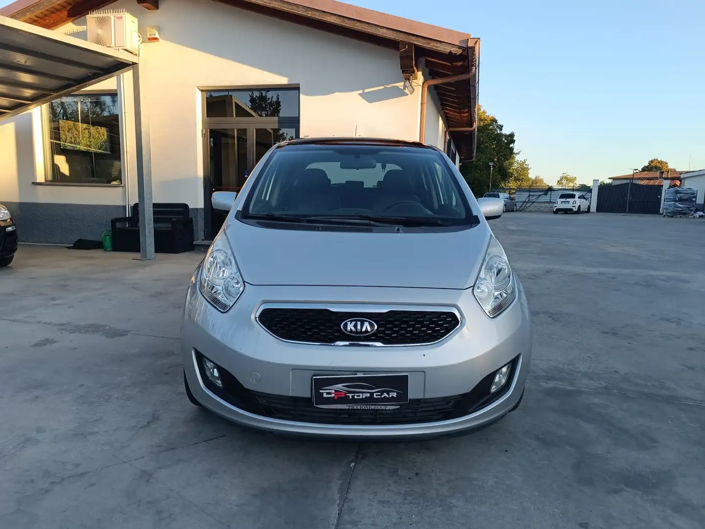 Kia Venga Venga 1.4 crdi Cool t.panoramico 90cv NEOPATENTATI Argento - 2