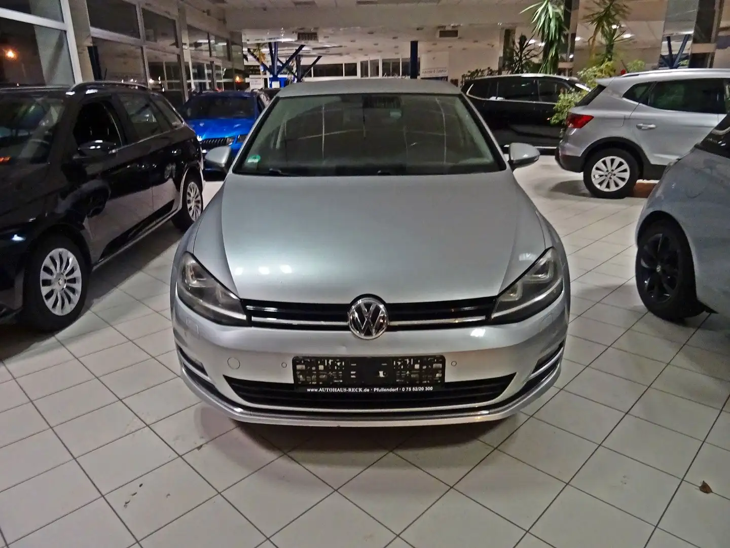 Volkswagen Golf VII Lim. Lounge BMT Silber - 2