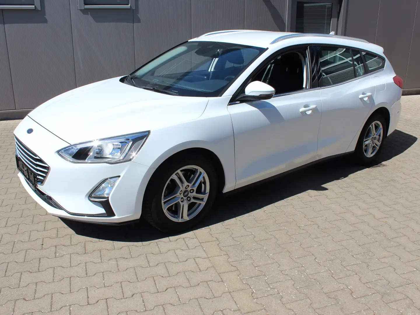Ford Focus Cool & Connect 1,0 EcoBoost Start/Stopp Weiß - 2