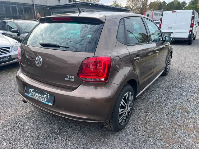 Volkswagen Polo view 4
