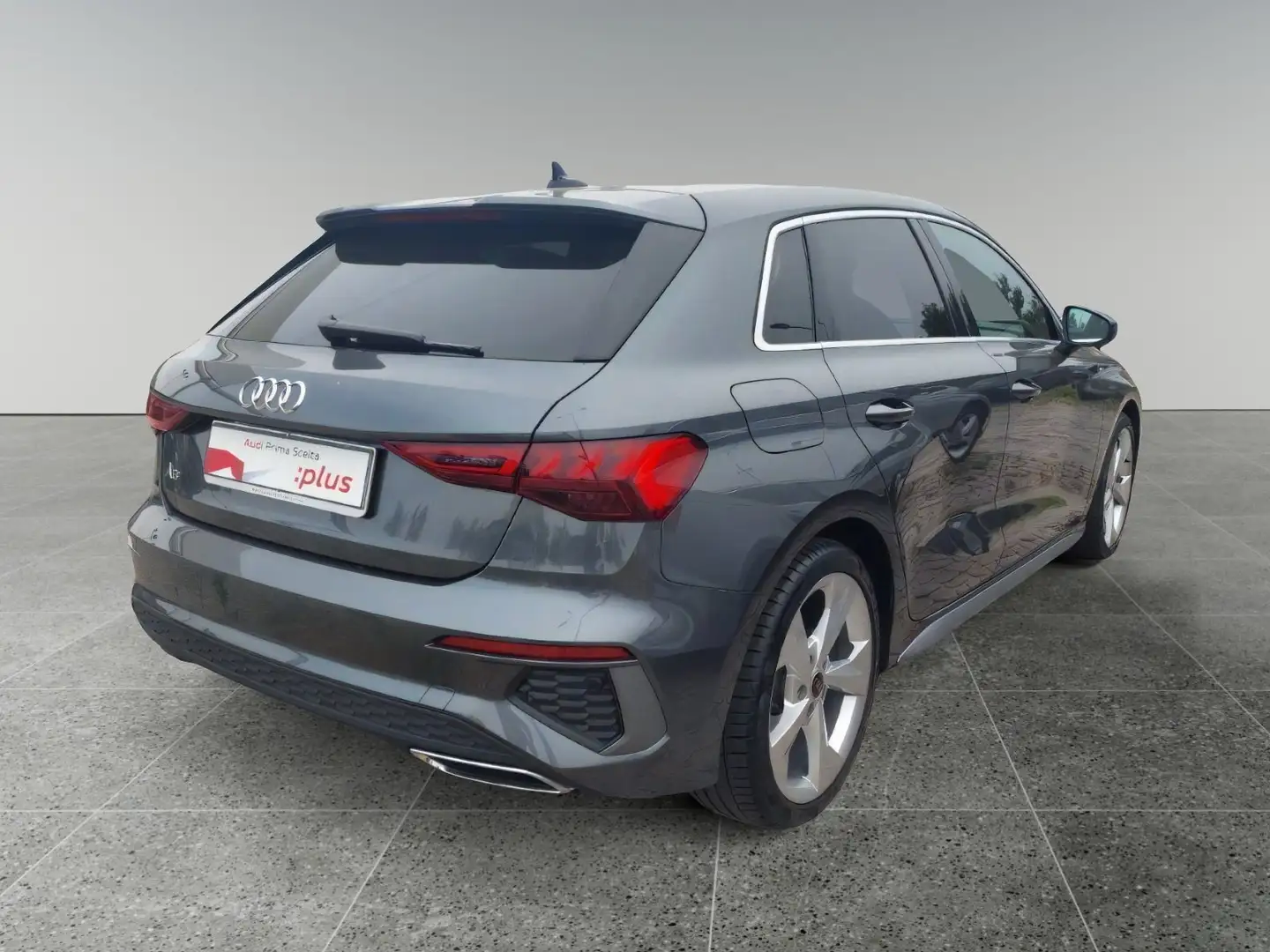 Audi A3 SPB 35 TDI S tronic S line edition Grijs - 2