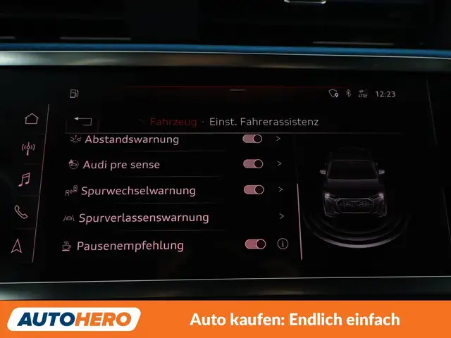 Audi Q3 view 25