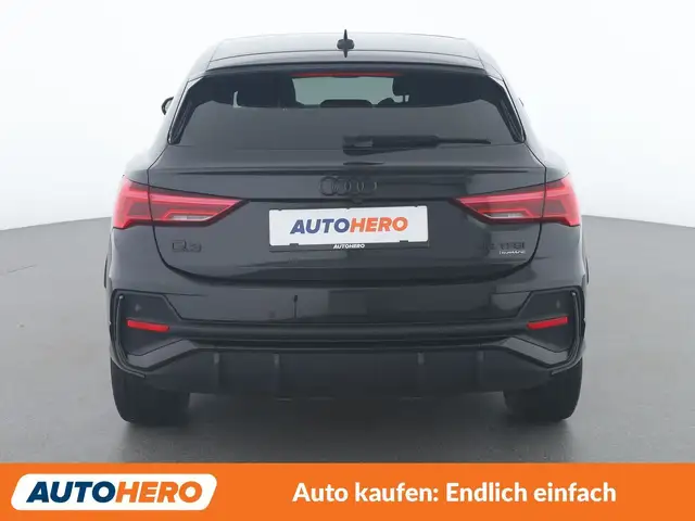 Audi Q3 view 5