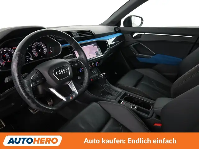 Audi Q3 view 11