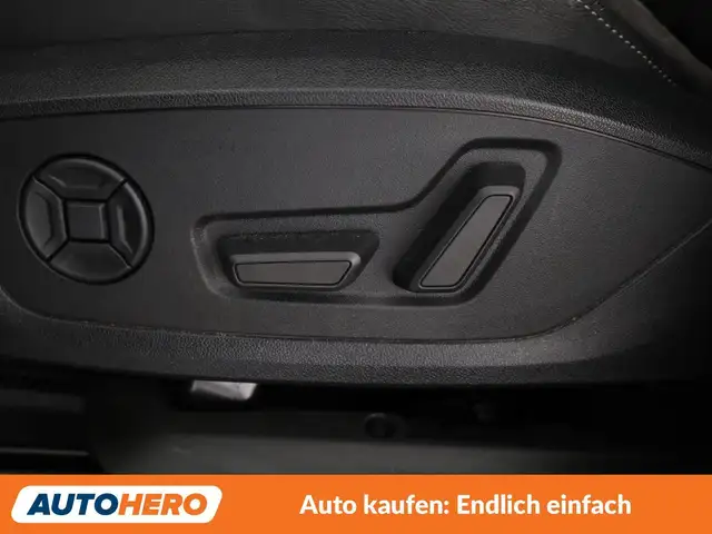 Audi Q3 view 29