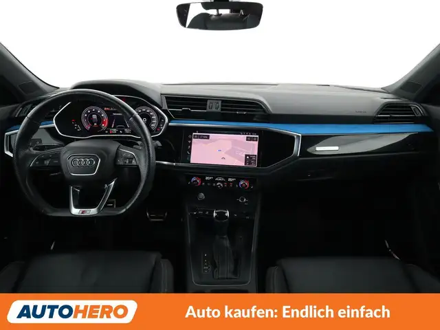 Audi Q3 view 12