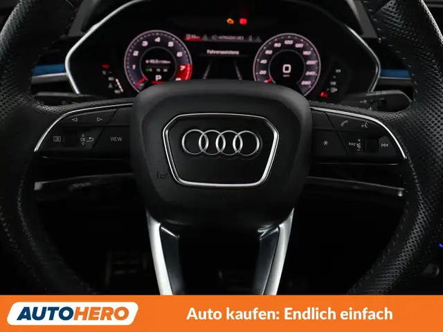 Audi Q3 view 19