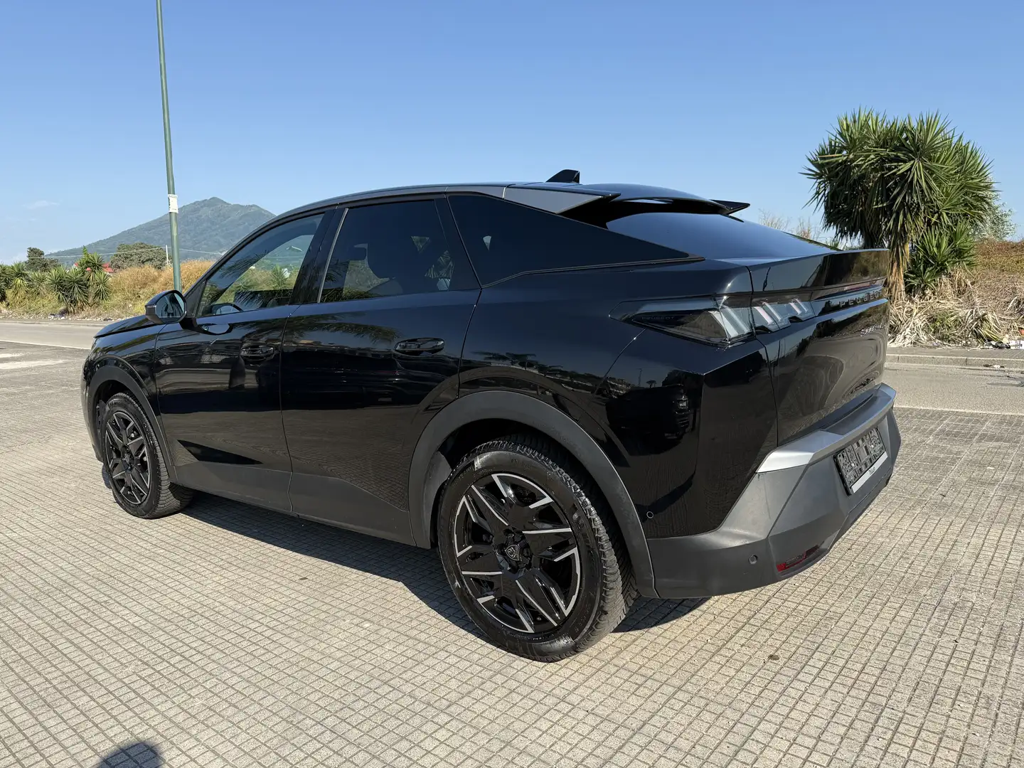 Peugeot 3008 1.2 hybrid 48V Allure Pack 136cv e-dcs6 Noir - 2