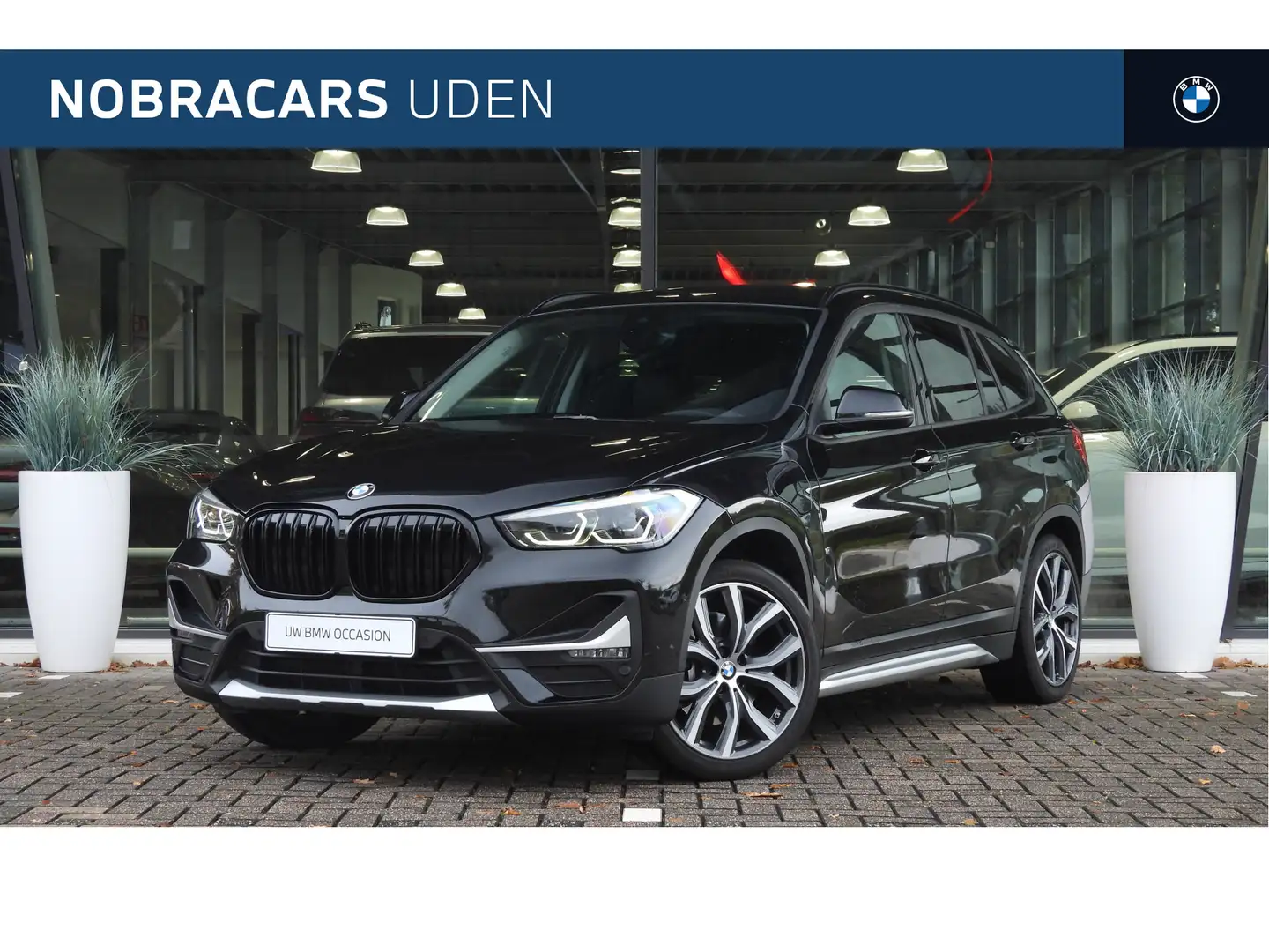 BMW X1 xDrive25e M Sport Automaat / LED / Airconditioning Zwart - 1