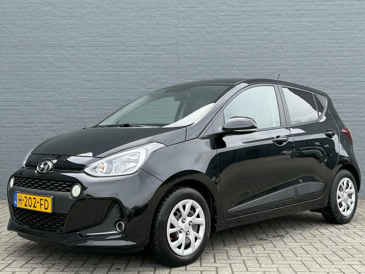 Hyundai i10 1.0i 66pk Comfort Zwart - 2