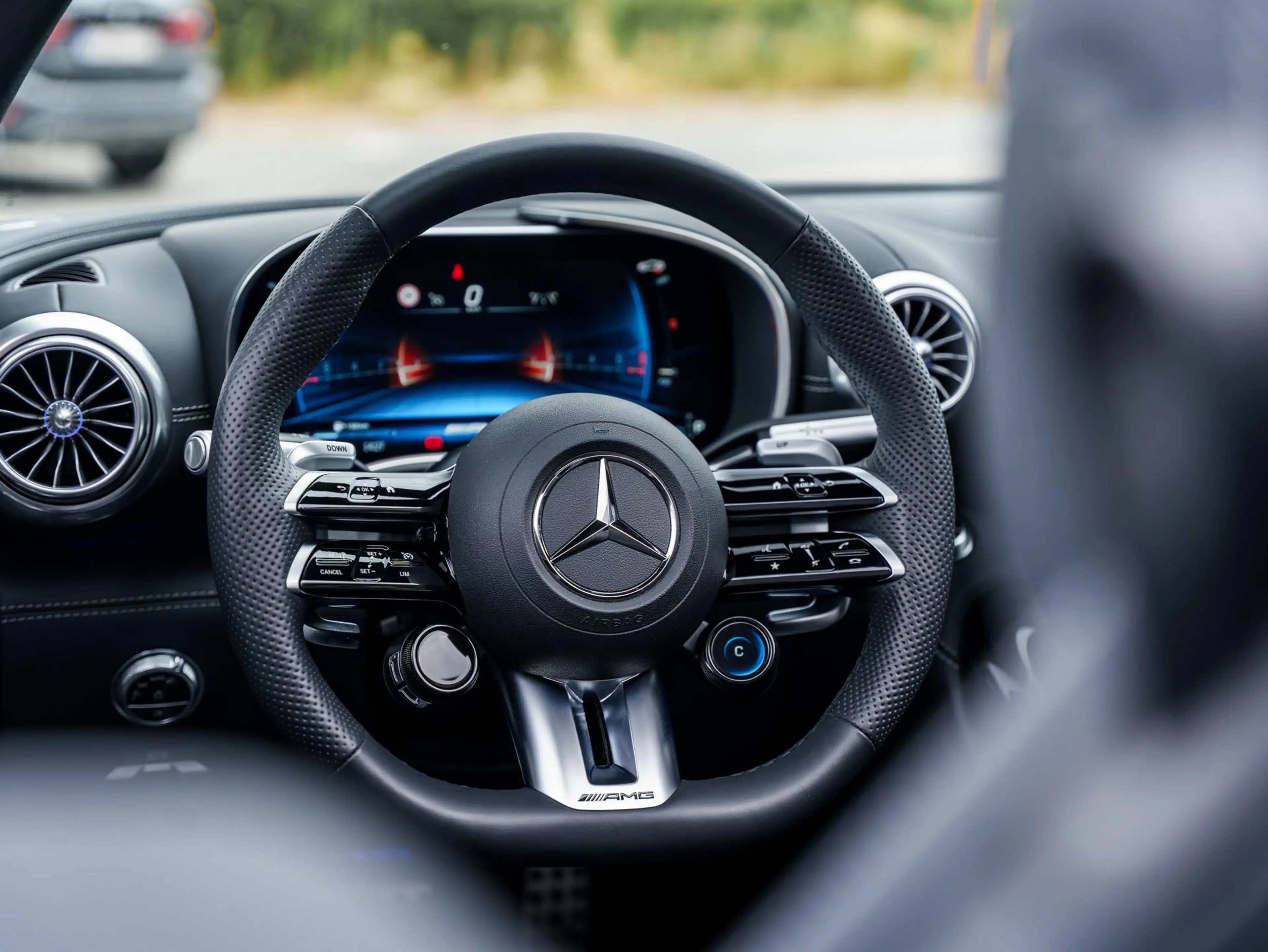 Mercedes-Benz SL 43 AMG Roadster - AMG Night Package - Alpine Grey - Burmester - Massage - HUD - 21" AMG — photo 14