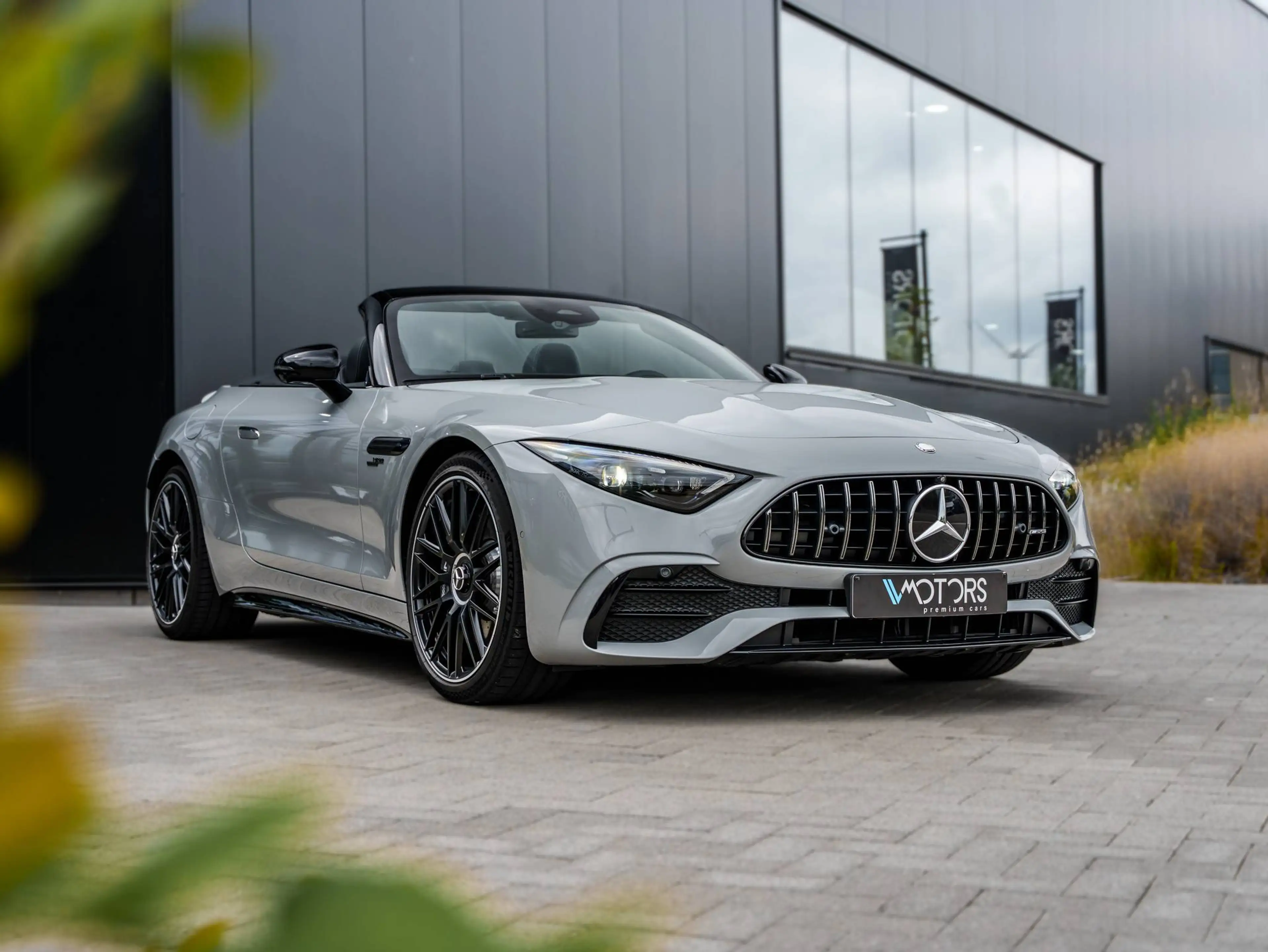 Mercedes-Benz SL 43 AMG Roadster - AMG Night Package - Alpine Grey - Burmester - Massage - HUD - 21" AMG — photo 5