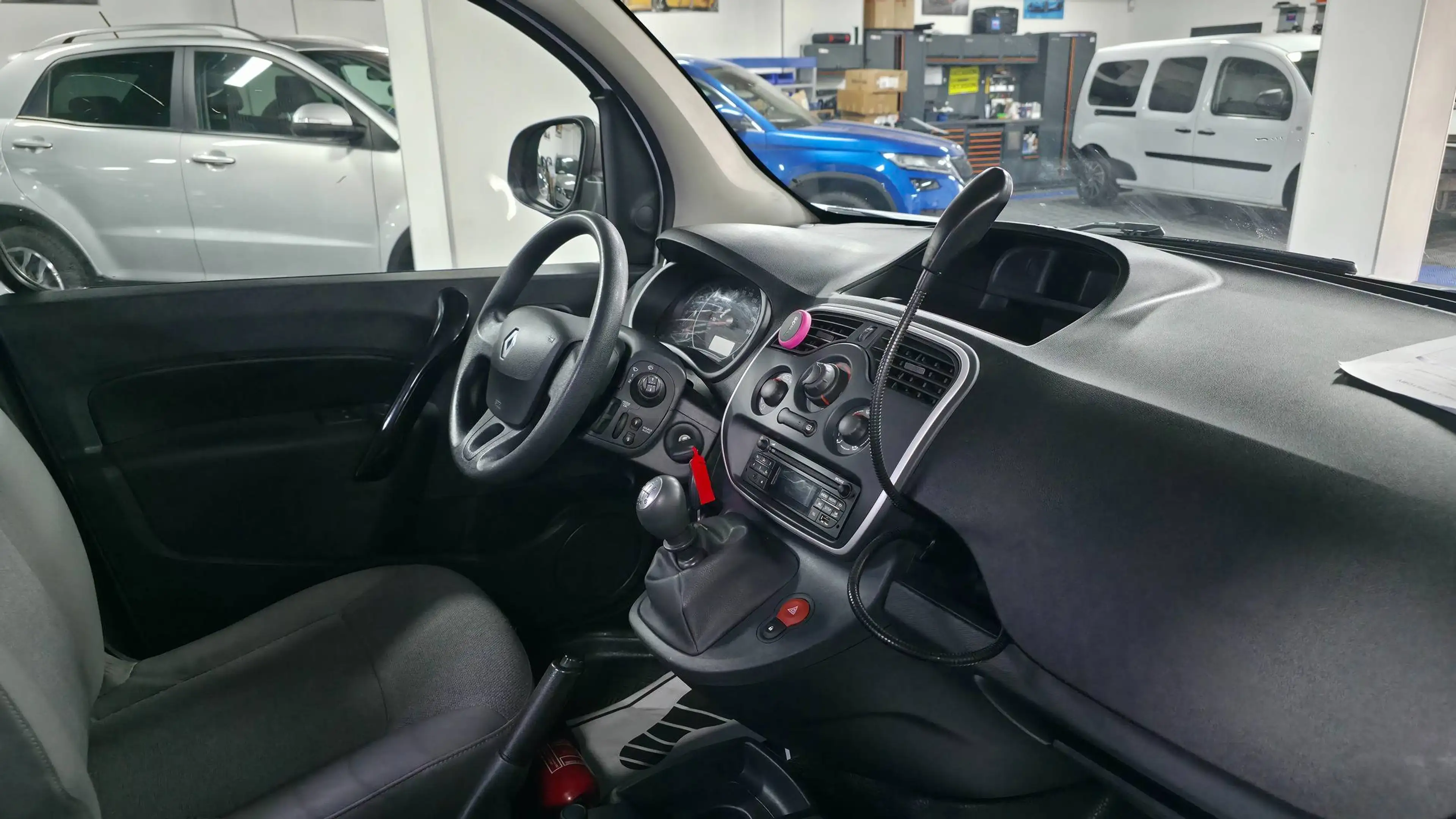Renault Kangoo MOINS DE KM | Garantie 1an | 49 000km | Contrôlé — photo 16