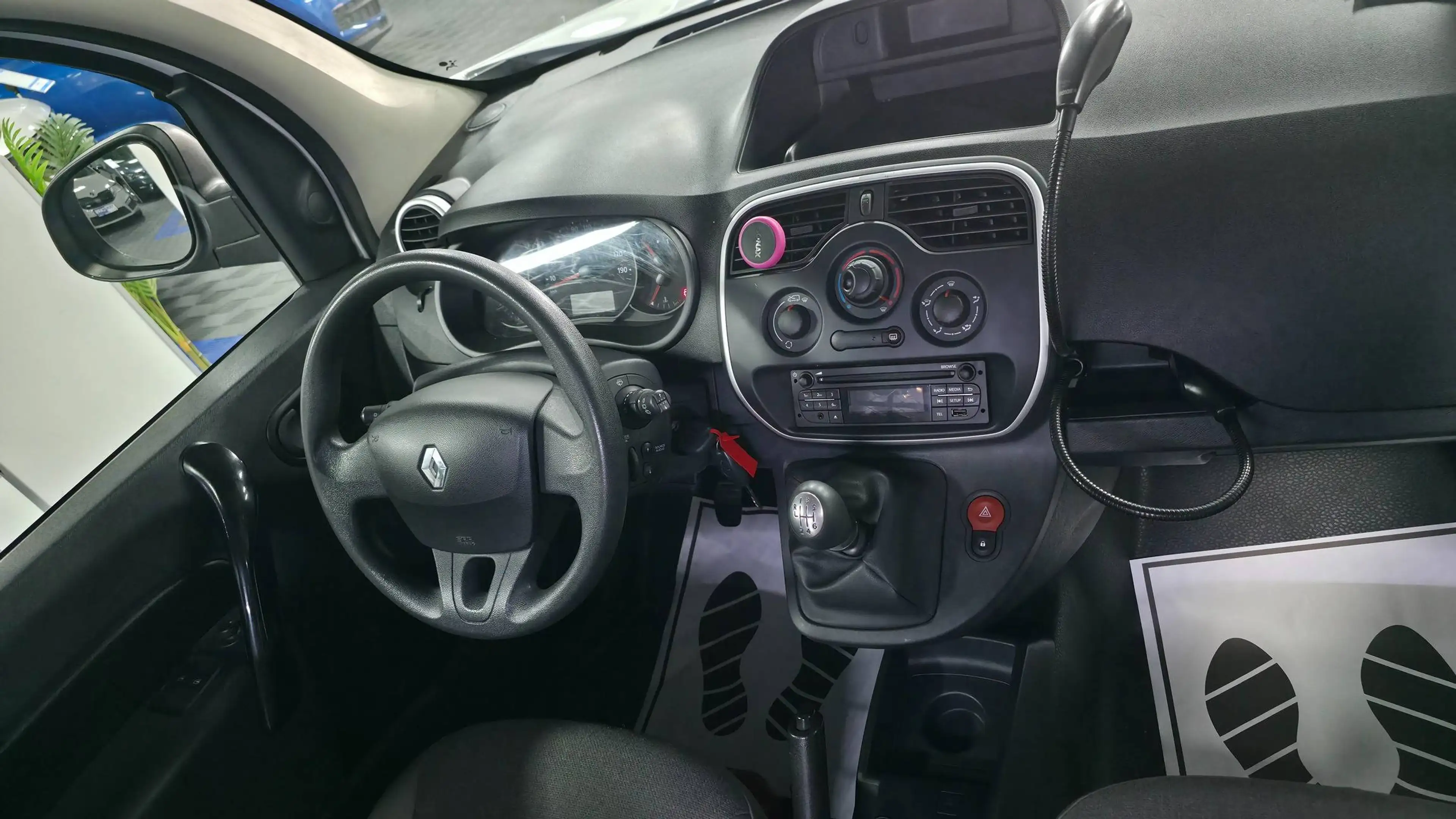 Renault Kangoo MOINS DE KM | Garantie 1an | 49 000km | Contrôlé — photo 17