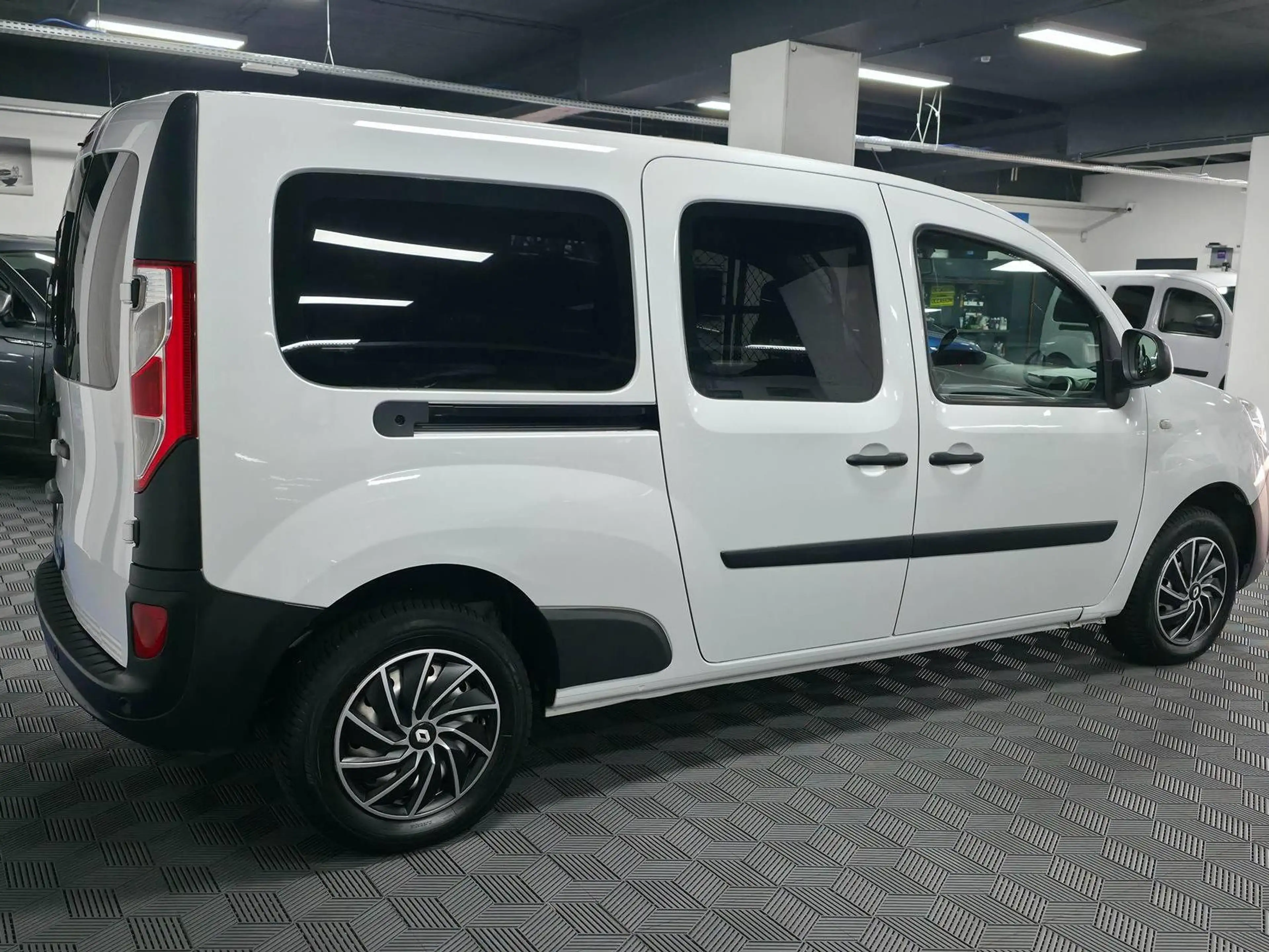 Renault Kangoo MOINS DE KM | Garantie 1an | 49 000km | Contrôlé — photo 8