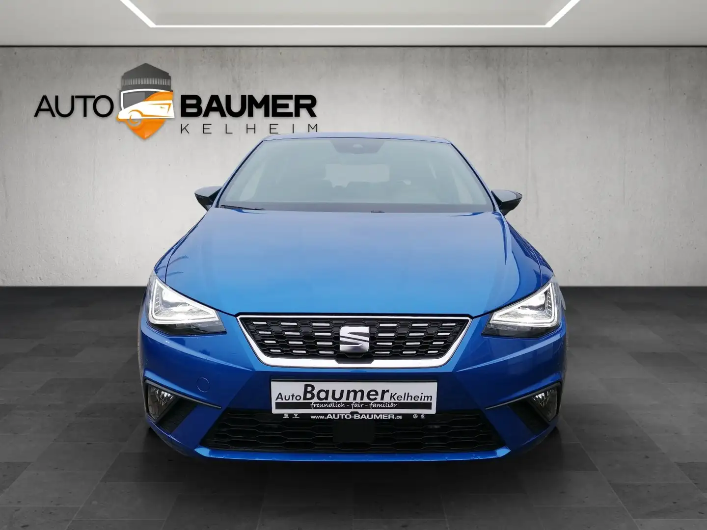 SEAT Ibiza 1.0 TSI Xcellence DSG FAP XL GJR ALCANTARA Blau - 2