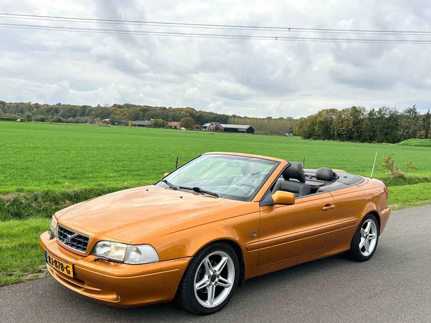 Volvo C70 2.0 T Lux. Line Aut., Leer, Cruise, ECC, Weinig km Orange - 2