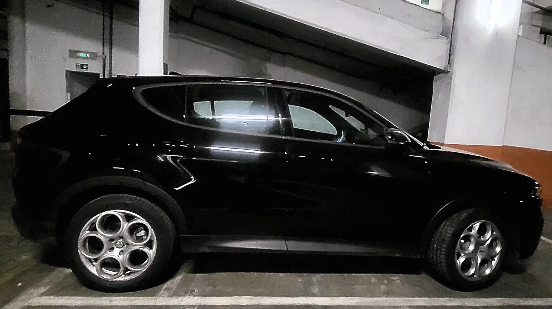 Alfa Romeo Tonale TRIBUTO ITALIANO Ibrido / Benzina 130 CV Negro - 1