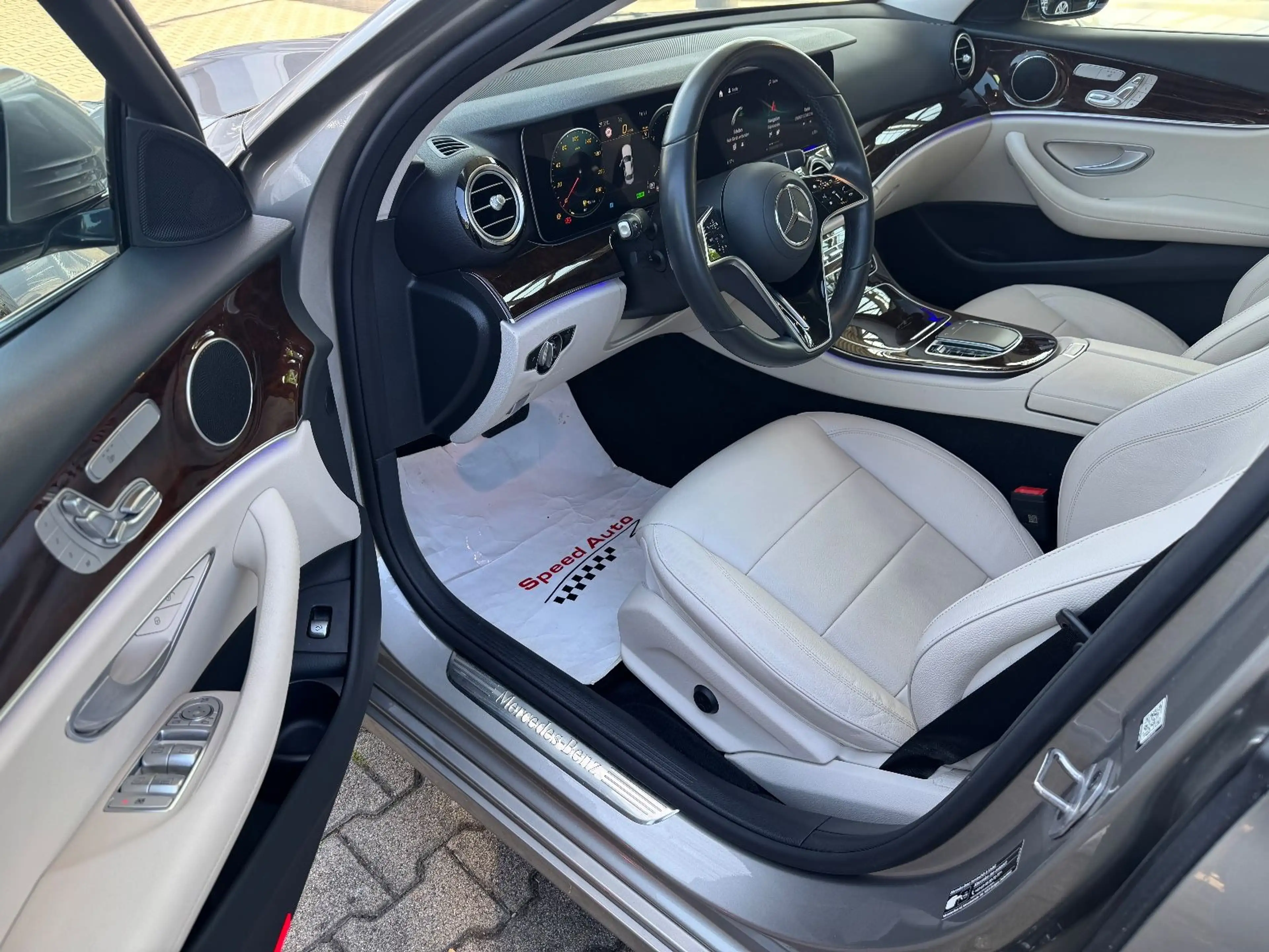 Mercedes-Benz E 450 4Matic Avantgarde/360°/WIDESCREEN/ABC/NAVI — photo 11