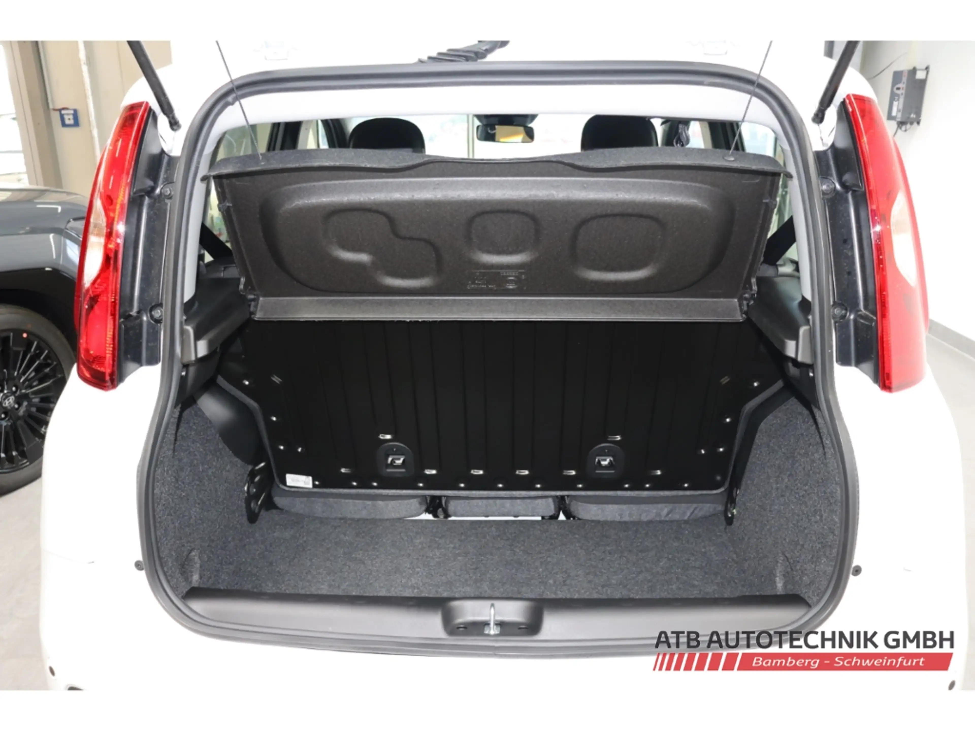 Fiat New Panda ICON Hybrid 1.0 GSE DAB Spurhalteass. — photo 10