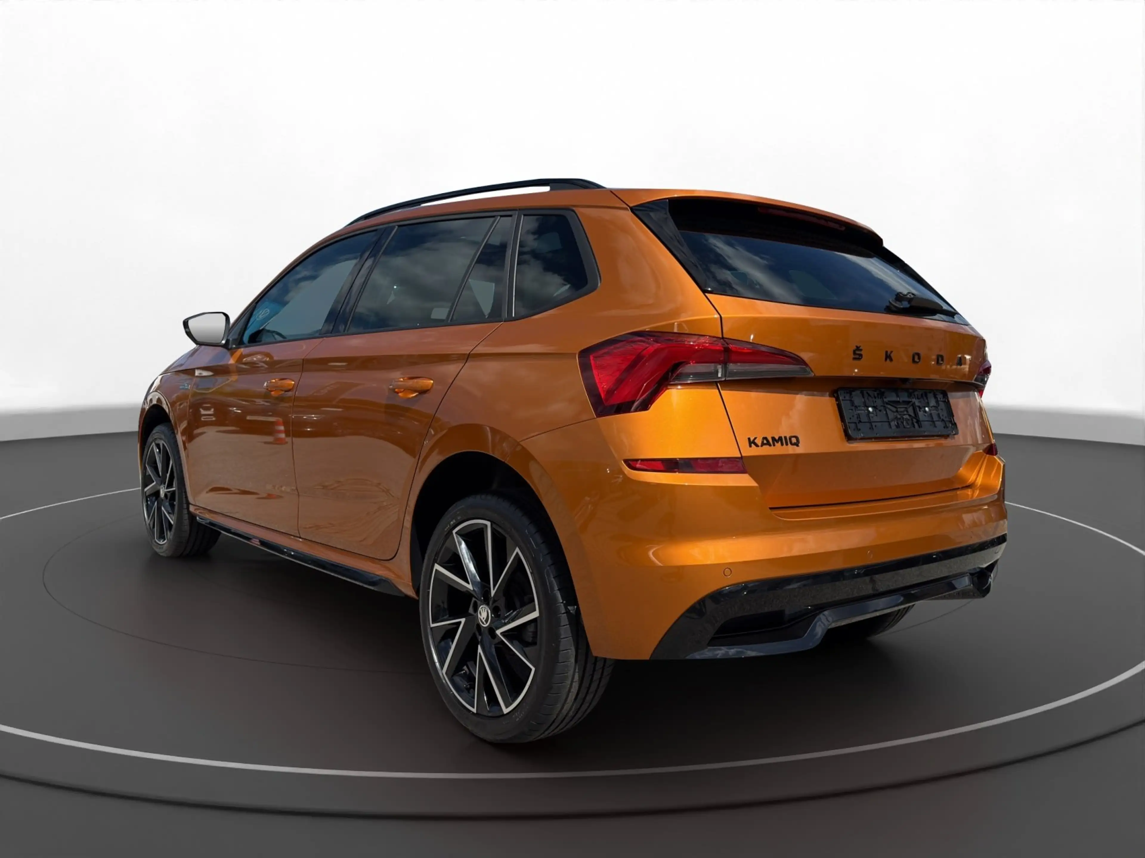 Skoda Kamiq 1.5 TSI MONTE CARLO | NAVI | PANO | LED | — photo 7
