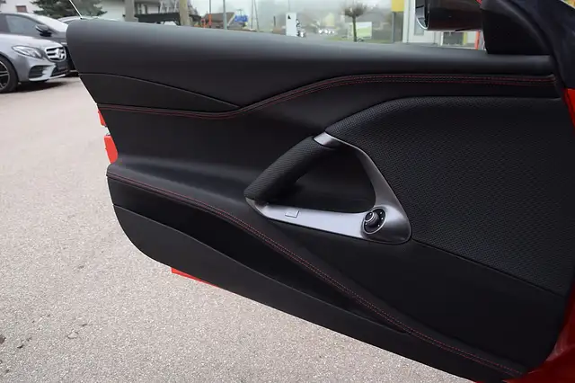 Ferrari 812 Superfast *Atelier Car*Lift*Kamera*Racingseats*... Ansicht 11