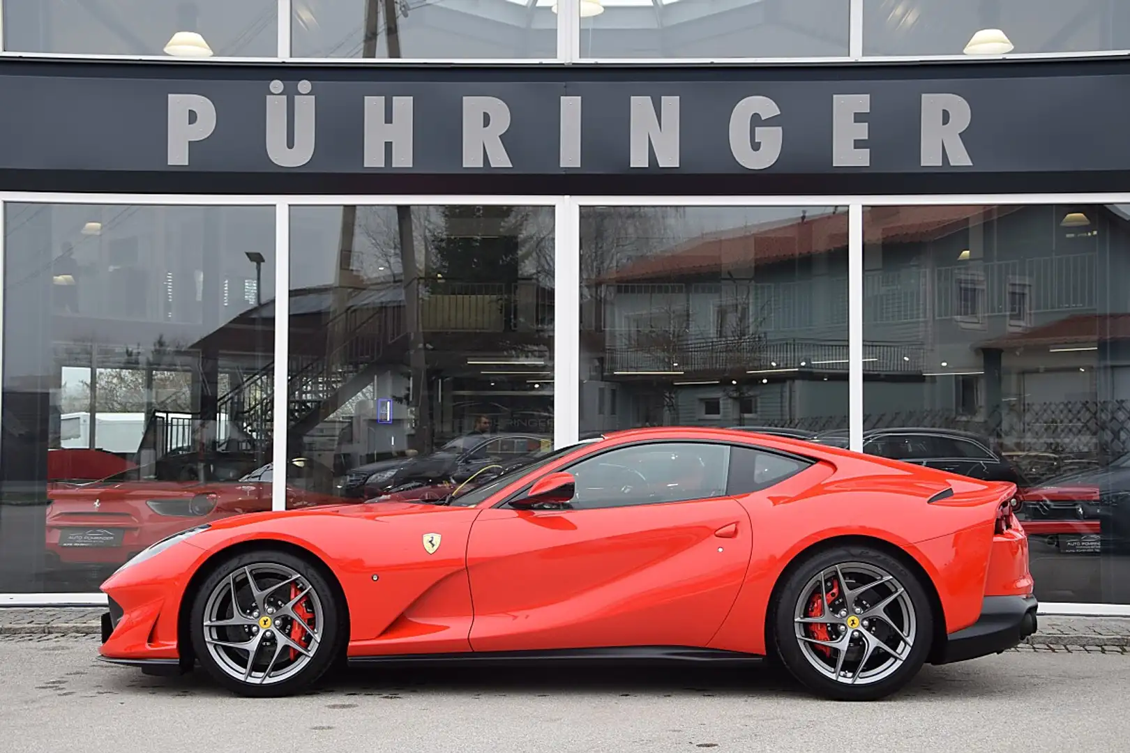 Ferrari 812 Superfast *Atelier Car*Lift*Kamera*Racingseats*... Rot - 1