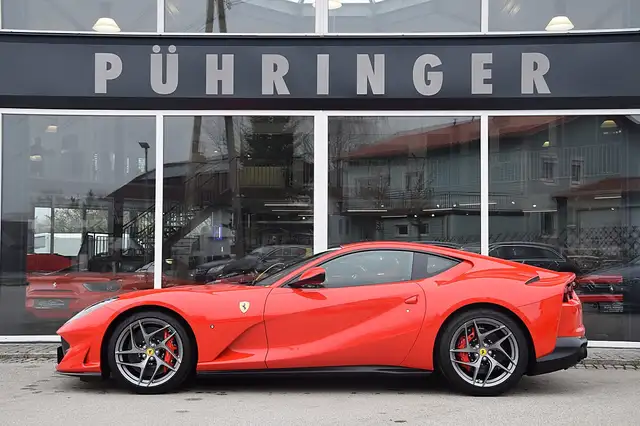 Ferrari 812 Superfast *Atelier Car*Lift*Kamera*Racingseats*...