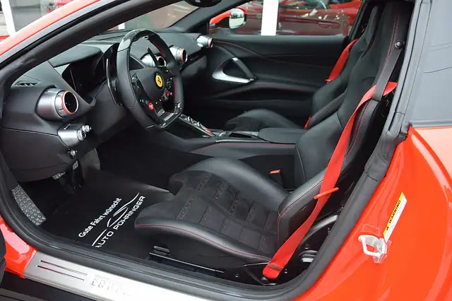 Ferrari 812 Superfast *Atelier Car*Lift*Kamera*Racingseats*... Ansicht 4