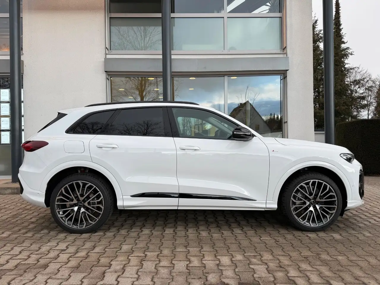 Audi Q5 2.0 TDI quattro 150 kW/ 21"/ BUSINESS/ S LINE 4
