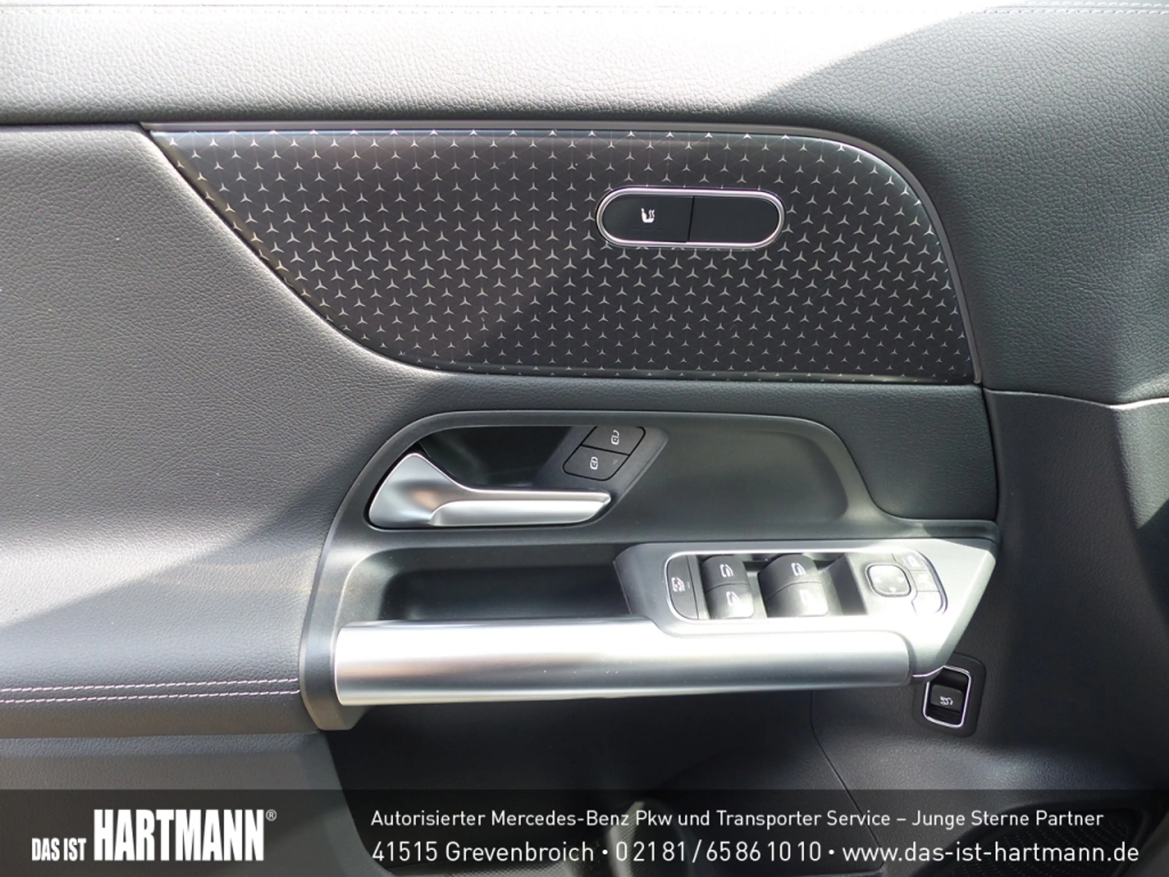 Mercedes-Benz EQA 300 4M 3004M+PROGRESSIVE+AHK+R.KAM+TOTW+WINT — photo 11