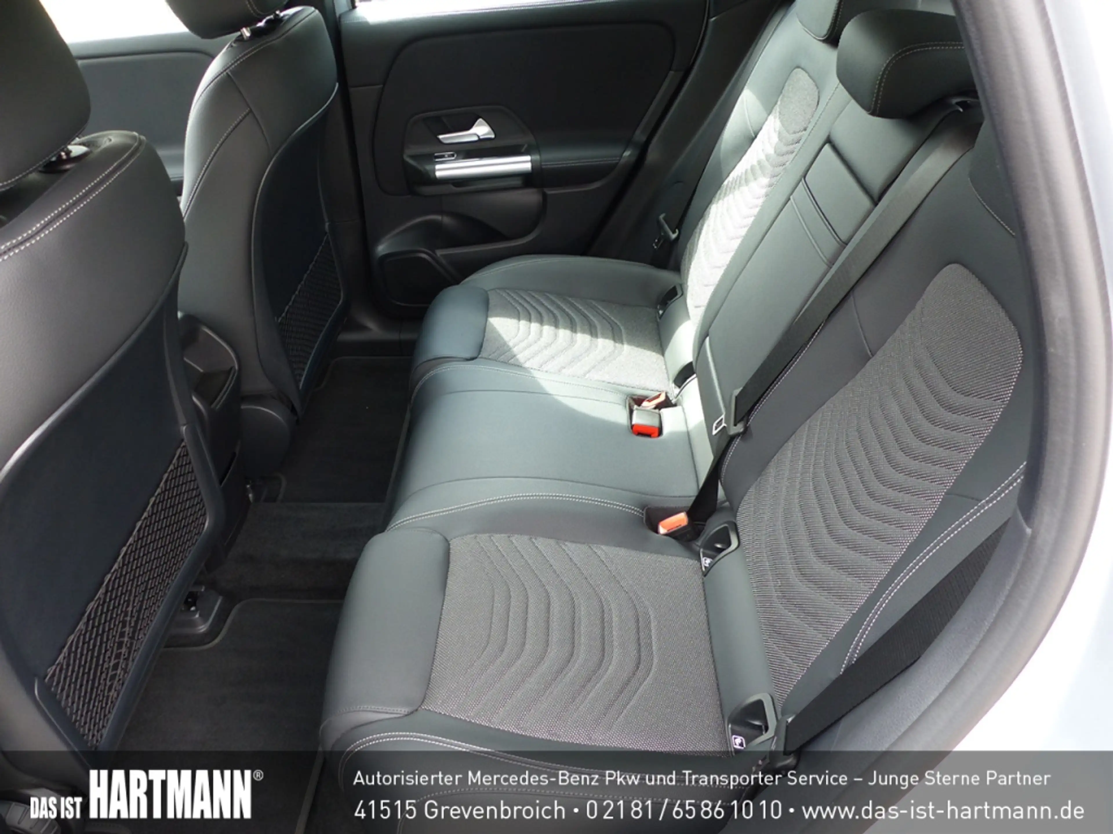 Mercedes-Benz EQA 300 4M 3004M+PROGRESSIVE+AHK+R.KAM+TOTW+WINT — photo 6