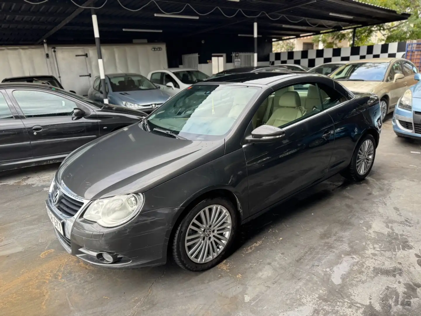 Volkswagen Eos 2.0TDI Excellence DPF Marrón - 2