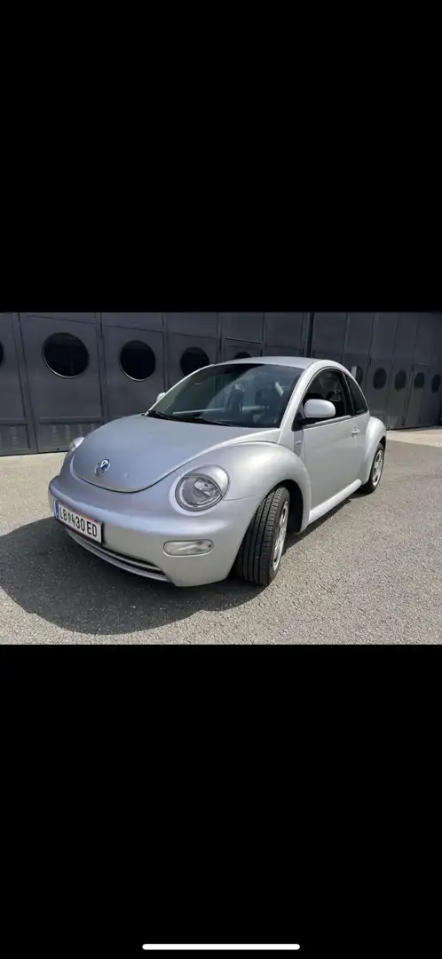 Volkswagen Beetle 2,0 srebrna - 1