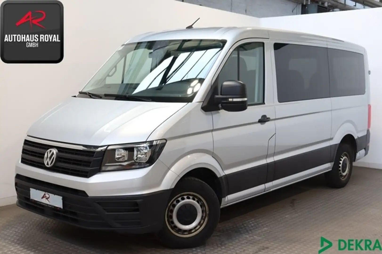Volkswagen Crafter 35 LANG 9 SITZE AUT,NAVIGATION,CARPLAY Plateado - 1