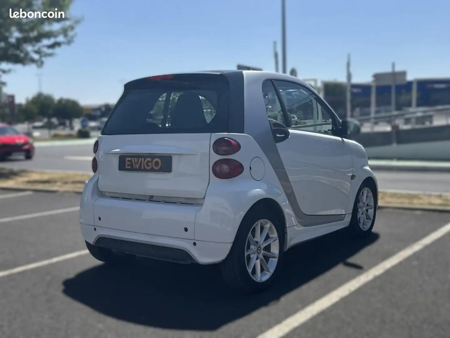 smart forTwo 1.0 T 70CH PASSION ENTRETIEN COMPLET Blanc - 2