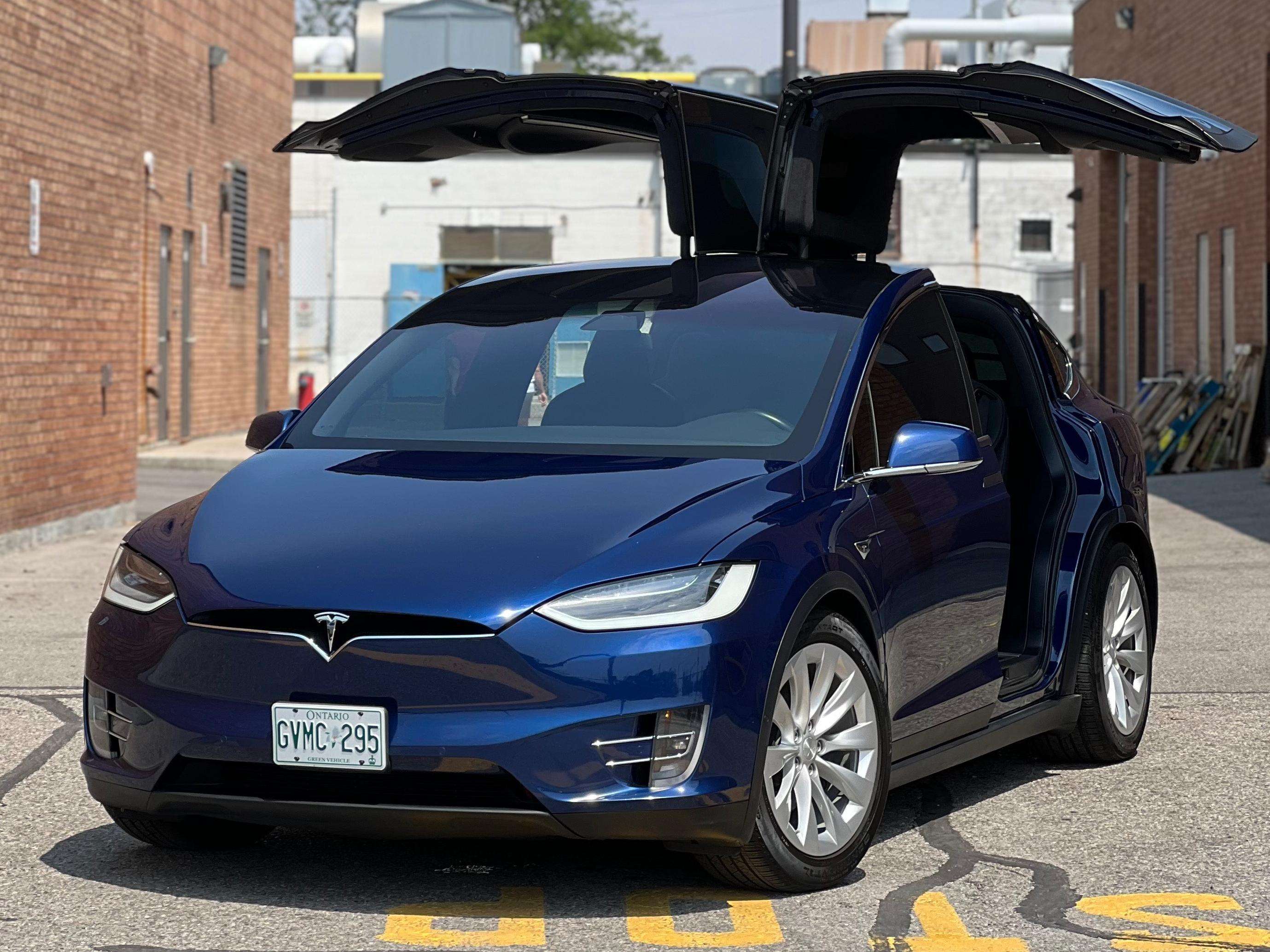 2017 Tesla Model X 75D alt 2