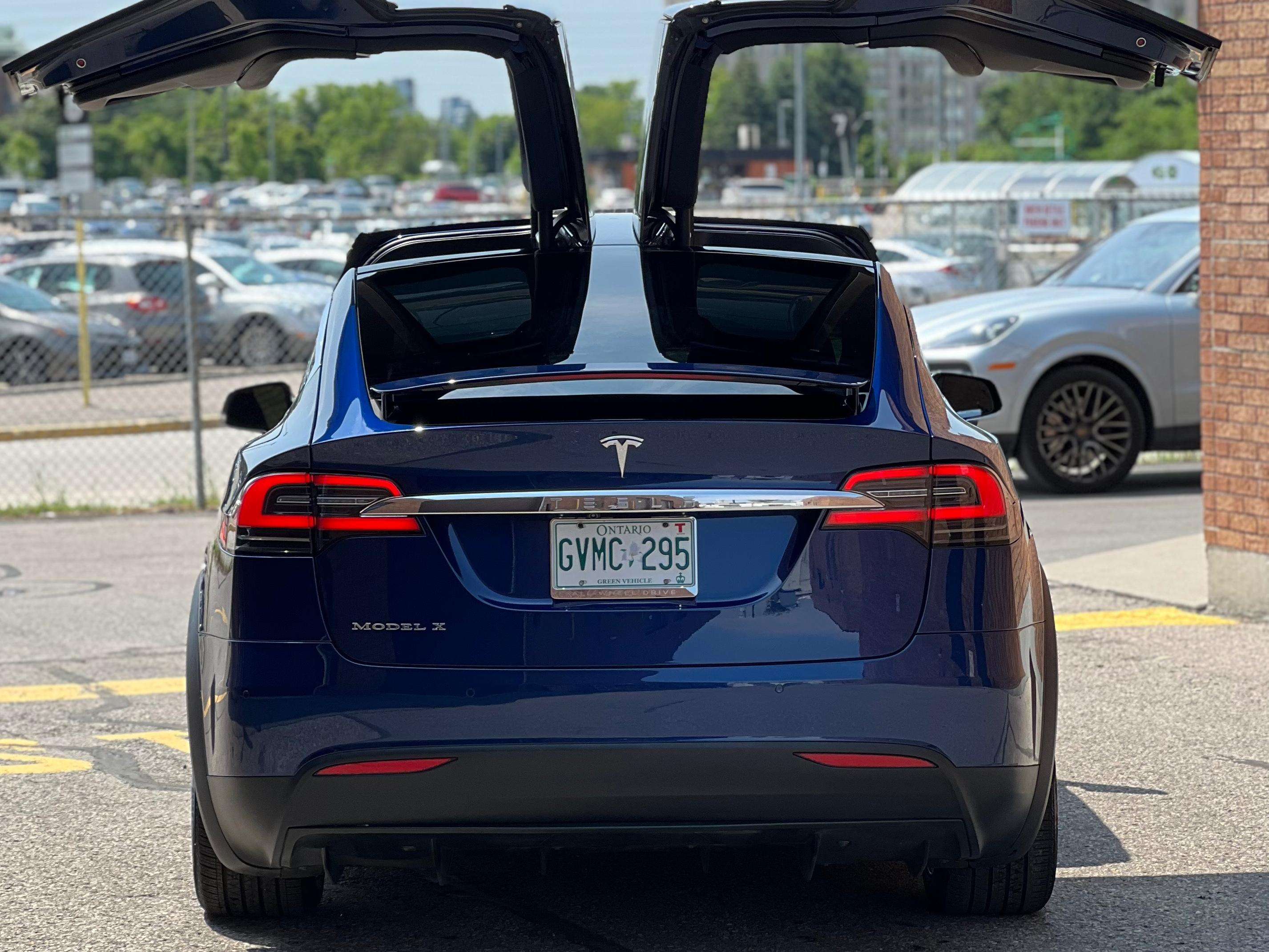 2017 Tesla Model X 75D alt 5