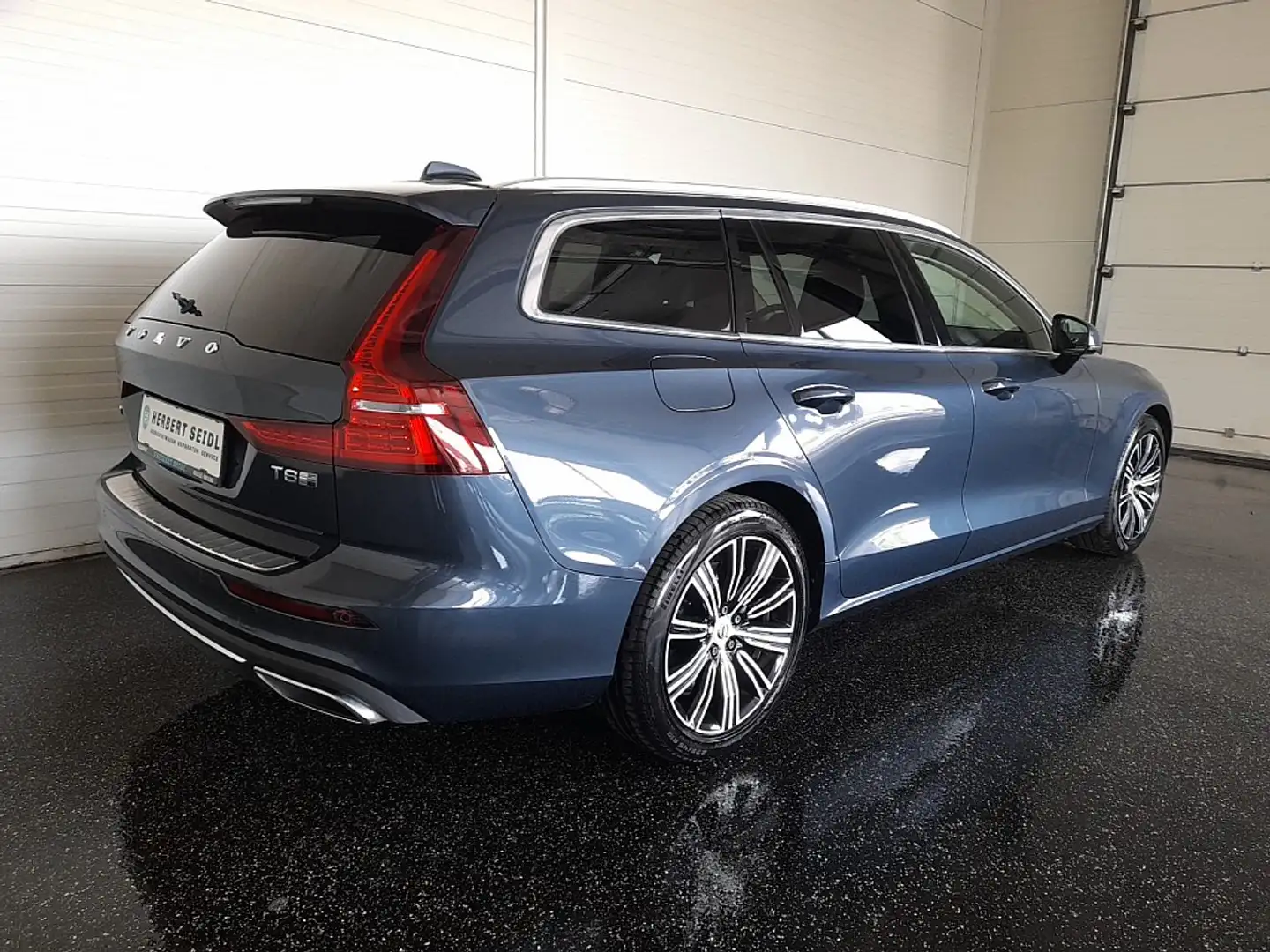 Volvo V60 T8 INSCRIPTION PHEV 4x4 Aut. *VOLL LED / NAVI /... Grau - 2