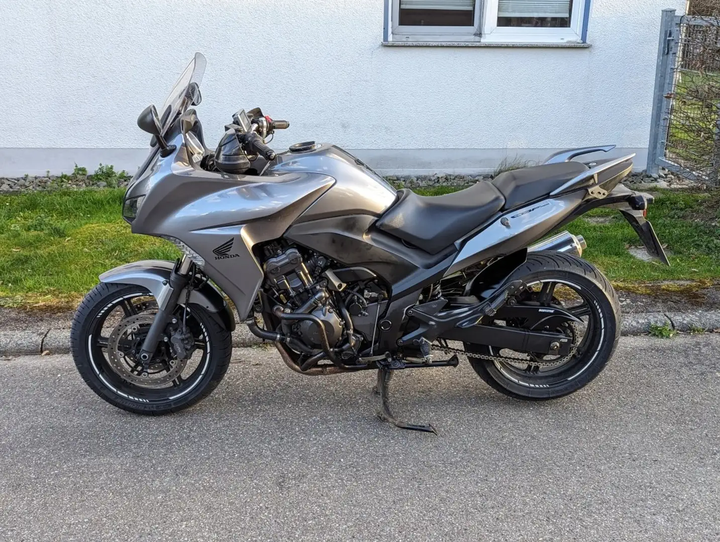 Honda CBF 1000 SC64, Reifen neu, Wilbers Fahrwerk, Navi, Koffer srebrna - 2