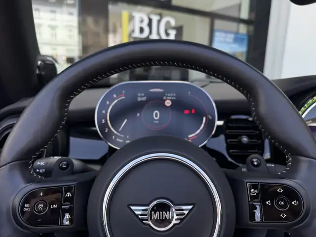 Mini Cooper view 14