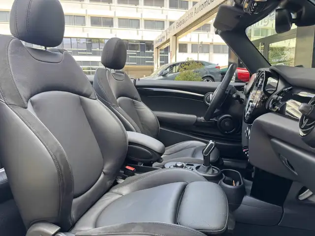 Mini Cooper view 6